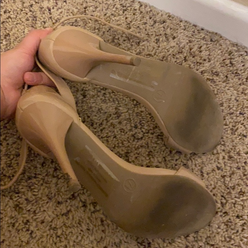 Heels - Picture 3 of 3